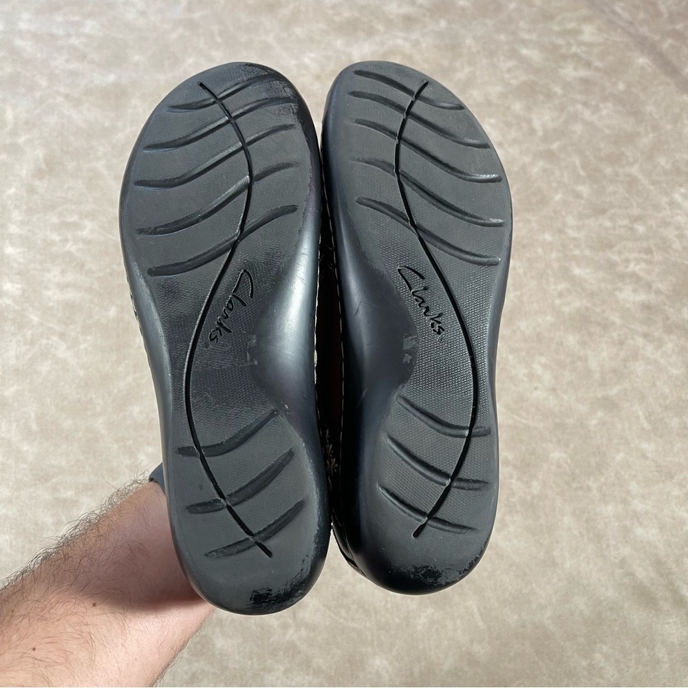 Clarks Bendables Split Toe Button leather Loafers… - image 6